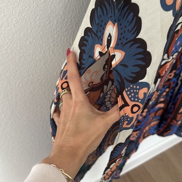 Long dress made in Turquia . Long, flowy, multi-coloured boho maxi dress - Picture 7 of 10